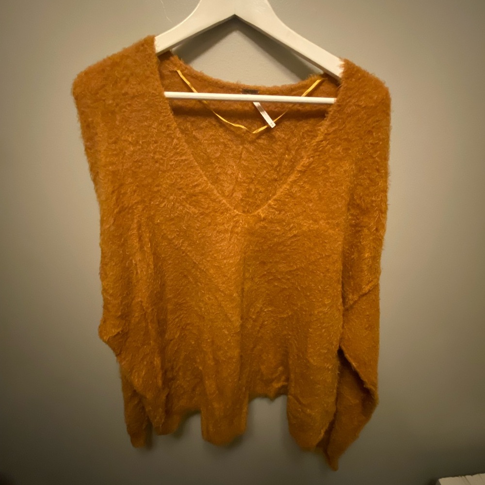 Free People fuzzy caramel V-neck sweater size M